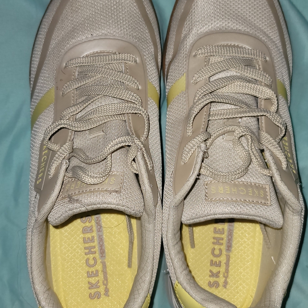 Skechers Beige and Yellow Sneakers